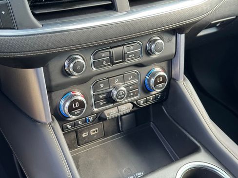 Used 2024 GMC Yukon SLT image 37