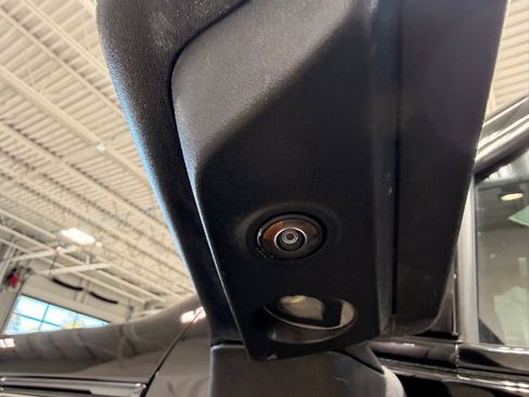 Used 2023 GMC Sierra 1500 AT4 w/ AT4 Preferred Package image 16