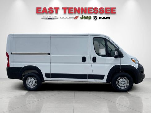 Used 2025 RAM ProMaster 2500 w/ Convenience Group FWD image 2