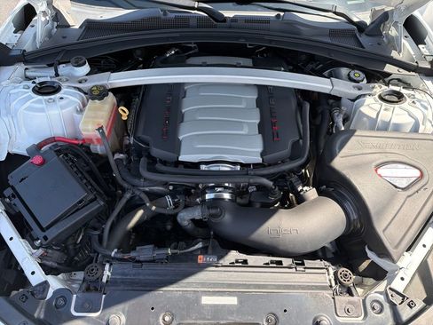 Used 2018 Chevrolet Camaro SS RWD image 22
