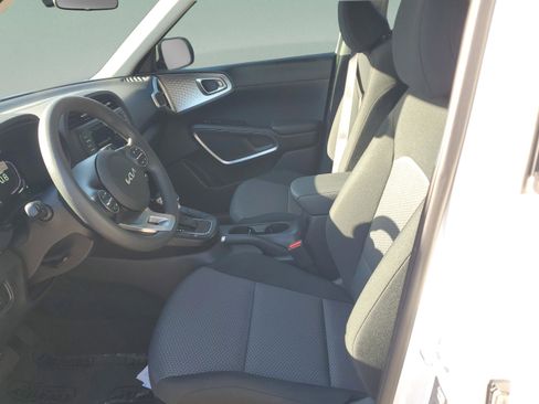 Certified 2025 Kia Soul LX image 15
