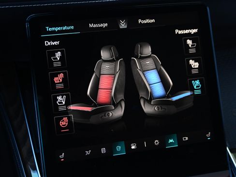 Used 2025 Cadillac Escalade Sport Platinum image 18