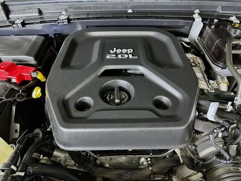 Used 2023 Jeep Wrangler Sahara w/ Cold Weather Group image 32