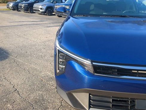 Used 2025 Kia K4 EX image 10