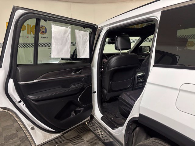 Used 2024 Jeep Grand Cherokee L Limited w/ Luxury Tech Group II AWD/4WD image 11