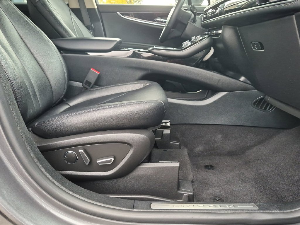 Used 2023 Lincoln Nautilus AWD w/ Premium Package image 24