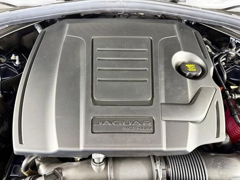 Certified 2025 Jaguar F-PACE R-Dynamic S image 26