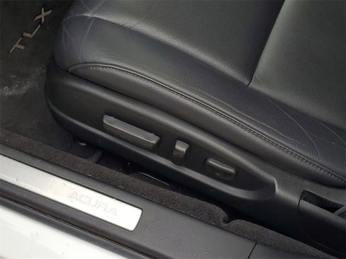 Used 2019 Acura TLX image 10