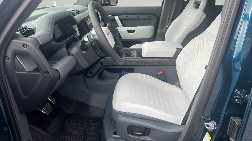 New 2026 Land Rover Defender 110 AWD/4WD image 5