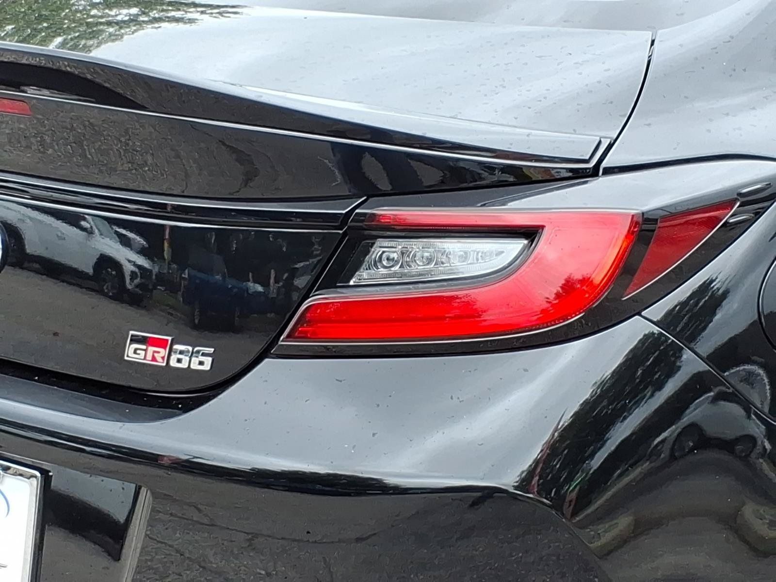 Used 2023 Toyota GR86 Premium w/ ALL Weather Mat Package (TMS) RWD image 9
