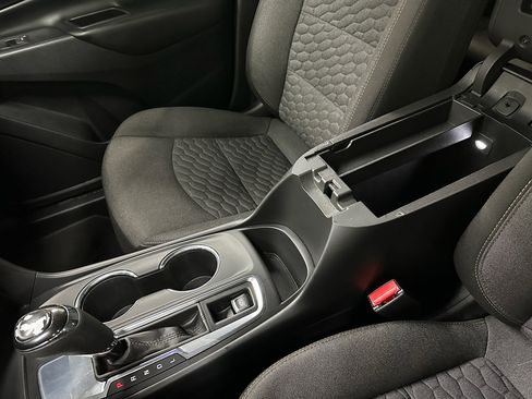 Used 2020 Chevrolet Equinox LT image 34