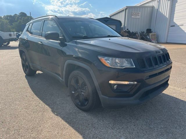 Used 2021 Jeep Compass Latitude FWD image 1