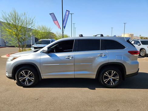 Used 2017 Toyota Highlander Plus w/ Protection Package #3 FWD image 2