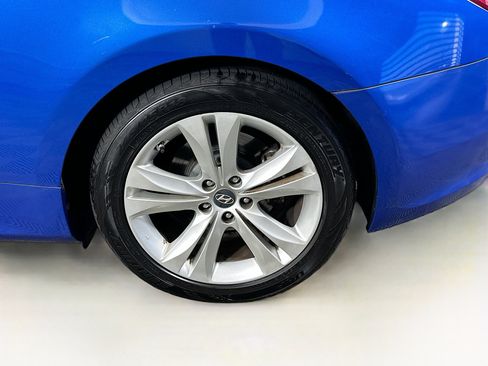 Used 2011 Hyundai Genesis 2.0T image 7