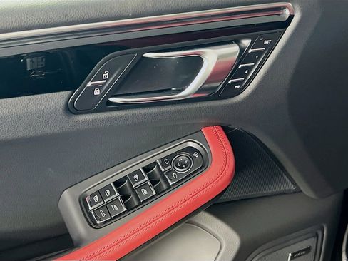New 2026 Porsche Macan image 20