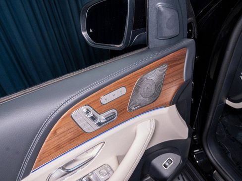 New 2026 Mercedes-Benz GLS 580 4MATIC image 12