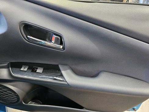 Used 2020 Toyota Prius Prime XLE w/ Carpet Mat Package FWD image 6