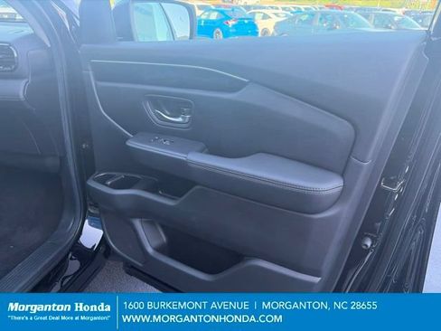Used 2025 Honda Pilot Touring image 45