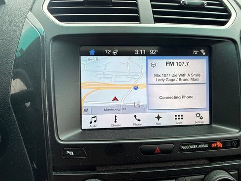 Used 2017 Ford Explorer XLT w/ Equipment Group 202A AWD/4WD image 33
