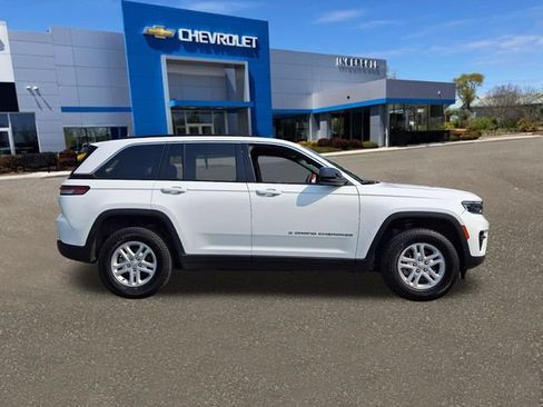 Used 2024 Jeep Grand Cherokee Laredo w/ Luxury Tech Group I AWD/4WD image 26