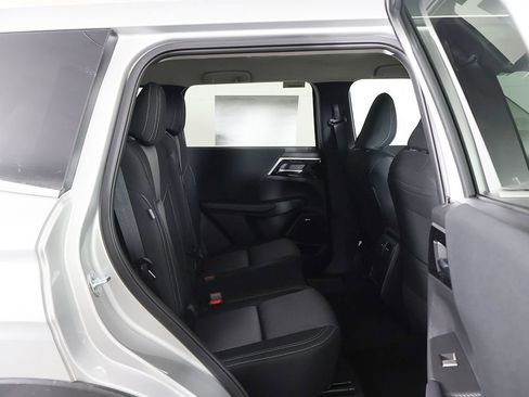 New 2026 Mitsubishi Outlander ES image 29