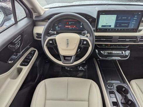 New 2026 Lincoln Corsair Premiere image 13