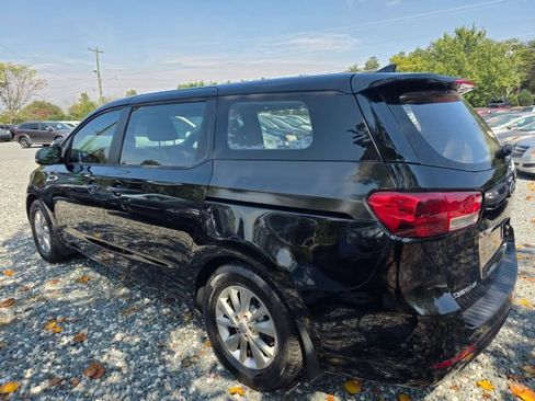 Used 2016 Kia Sedona L image 7