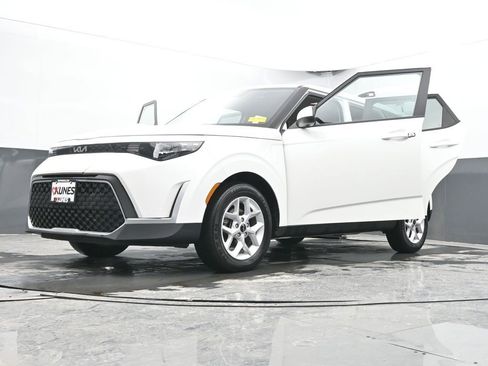 Used 2025 Kia Soul LX w/ LX Technology Package image 70
