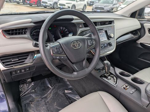 Used 2018 Toyota Avalon XLE Premium w/ All Weather Liner Package image 10