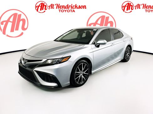 Used 2023 Toyota Camry SE FWD image 7