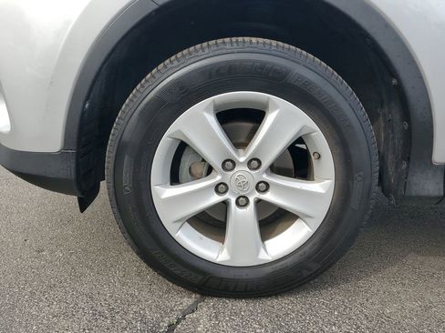 Used 2013 Toyota RAV4 XLE FWD image 11