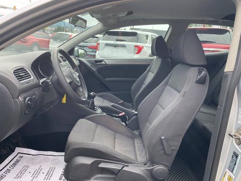 Used 2011 Volkswagen Golf 2-Door FWD image 9