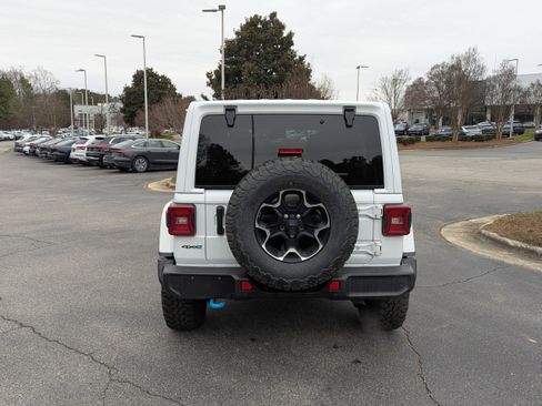 Used 2021 Jeep Wrangler Unlimited Rubicon w/ Cold Weather Group image 6