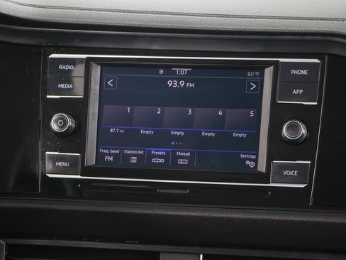 Used 2023 Volkswagen Jetta SE w/ Panoramic Sunroof Package FWD image 19