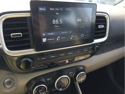 Used 2024 Hyundai Venue SEL FWD image 27