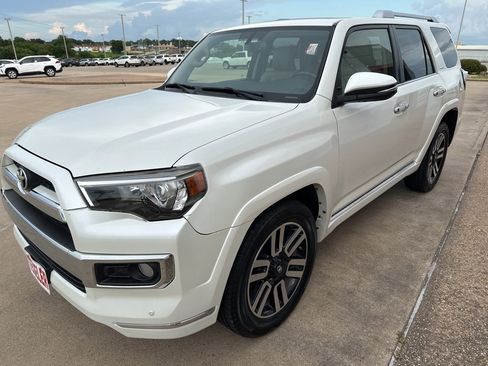 Used 2017 Toyota 4Runner Limited image 3