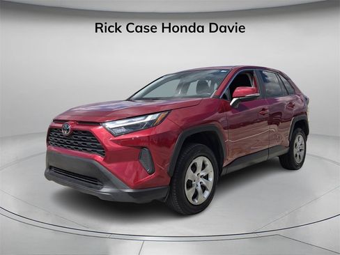 Used 2023 Toyota RAV4 LE image 9