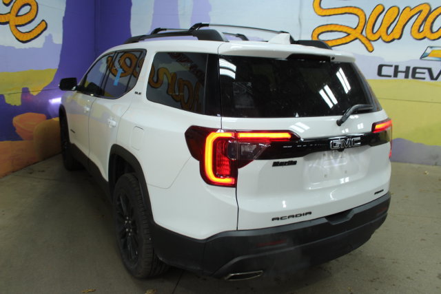 Used 2023 GMC Acadia SLE w/ Infotainment Package AWD/4WD image 6