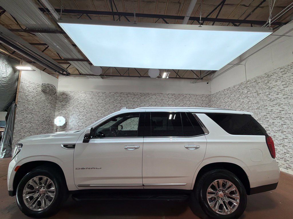 Used 2024 GMC Yukon Denali w/ Advanced Technology Package AWD/4WD image 4