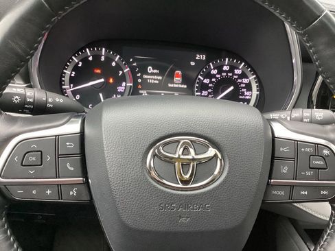 Used 2020 Toyota Highlander Limited image 21
