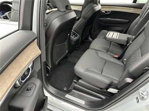 Certified 2025 Volvo XC90 B6 Plus w/ Protection Package Premier image 21