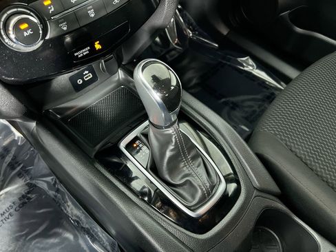 Used 2020 Nissan Rogue Sport S image 19