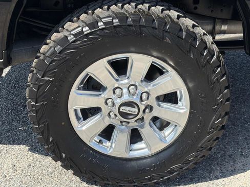 Used 2017 Ford F250 Platinum w/ Platinum Ultimate Package AWD/4WD image 10
