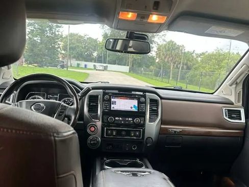 Used 2018 Nissan Titan Platinum Reserve w/ Platinum Utility Package AWD/4WD image 12