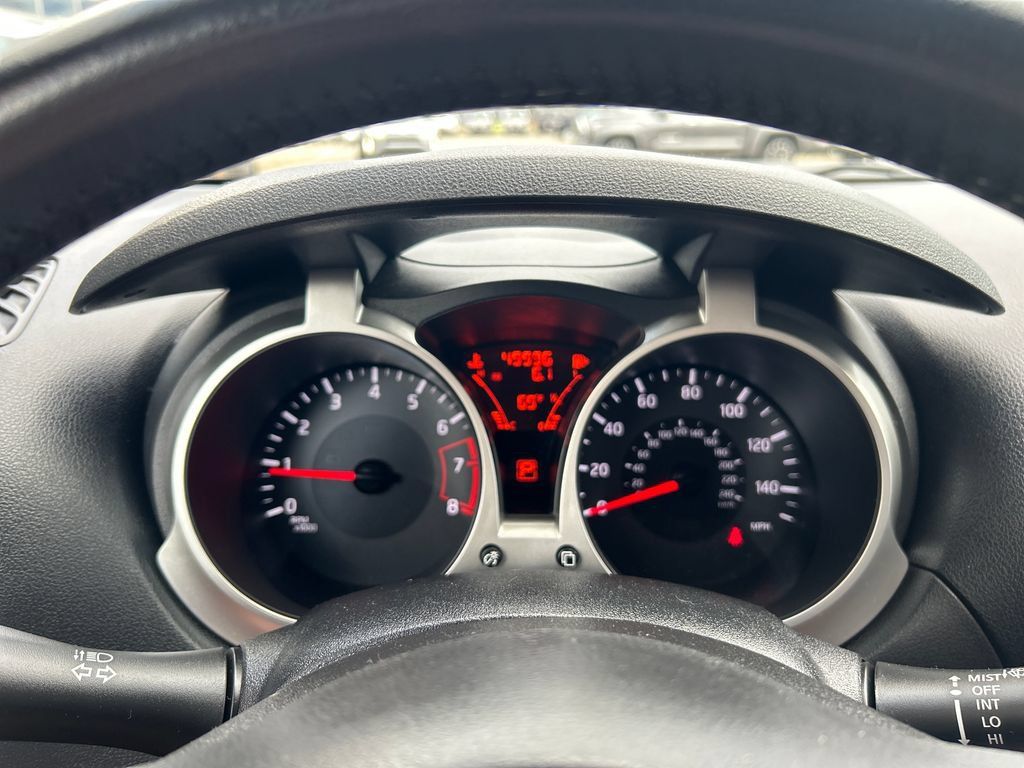Used 2015 Nissan Juke SV w/ Cold Weather Package AWD/4WD image 19