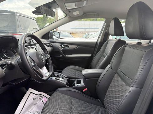 Used 2020 Nissan Rogue Sport SV w/ Technology Package AWD/4WD image 18