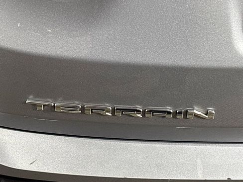 Used 2024 GMC Terrain SLE image 23