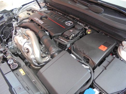 Used 2021 Mercedes-Benz GLB 35 AMG 4MATIC w/ Multimedia Package image 39