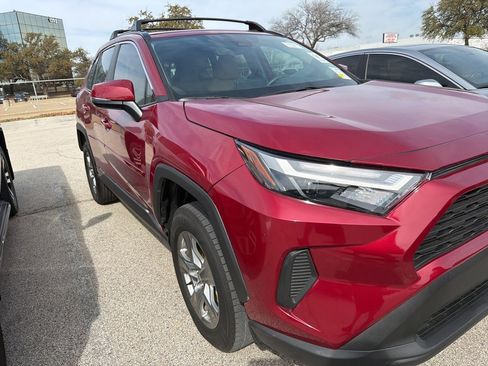 Used 2025 Toyota RAV4 XLE w/ Convenience Package image 3