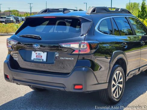 Certified 2025 Subaru Outback Premium AWD/4WD image 6